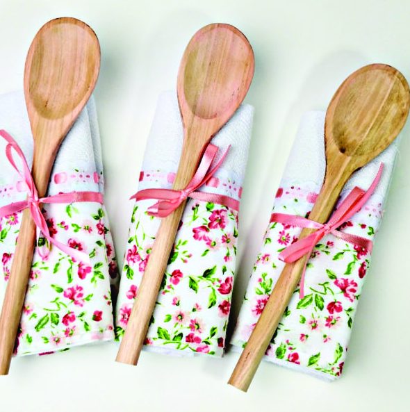 Colher de pau Lembrancinha CupCake Chá de Panela