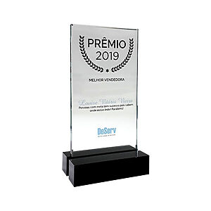 Troféu de vidro personalizado